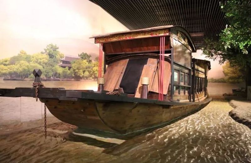 中神盾安檢機及安檢門為“紅船”紀念館提供安檢護航