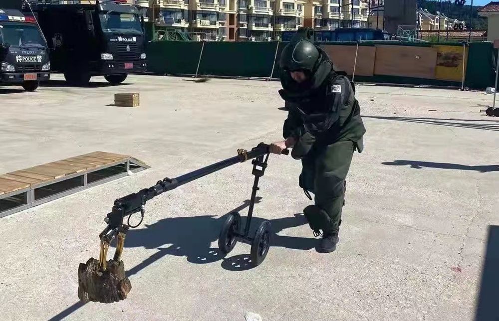 CSD-PBG-T90排爆機械手